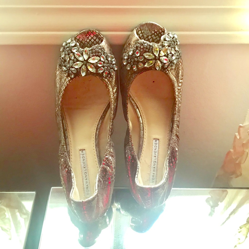 Very wang lavender label peep toe flat